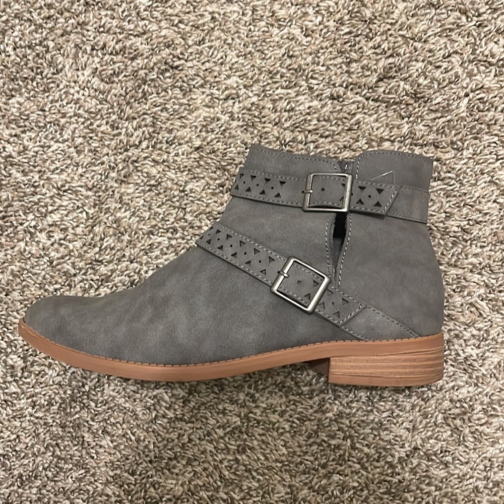Booties - Picture 4 of 4